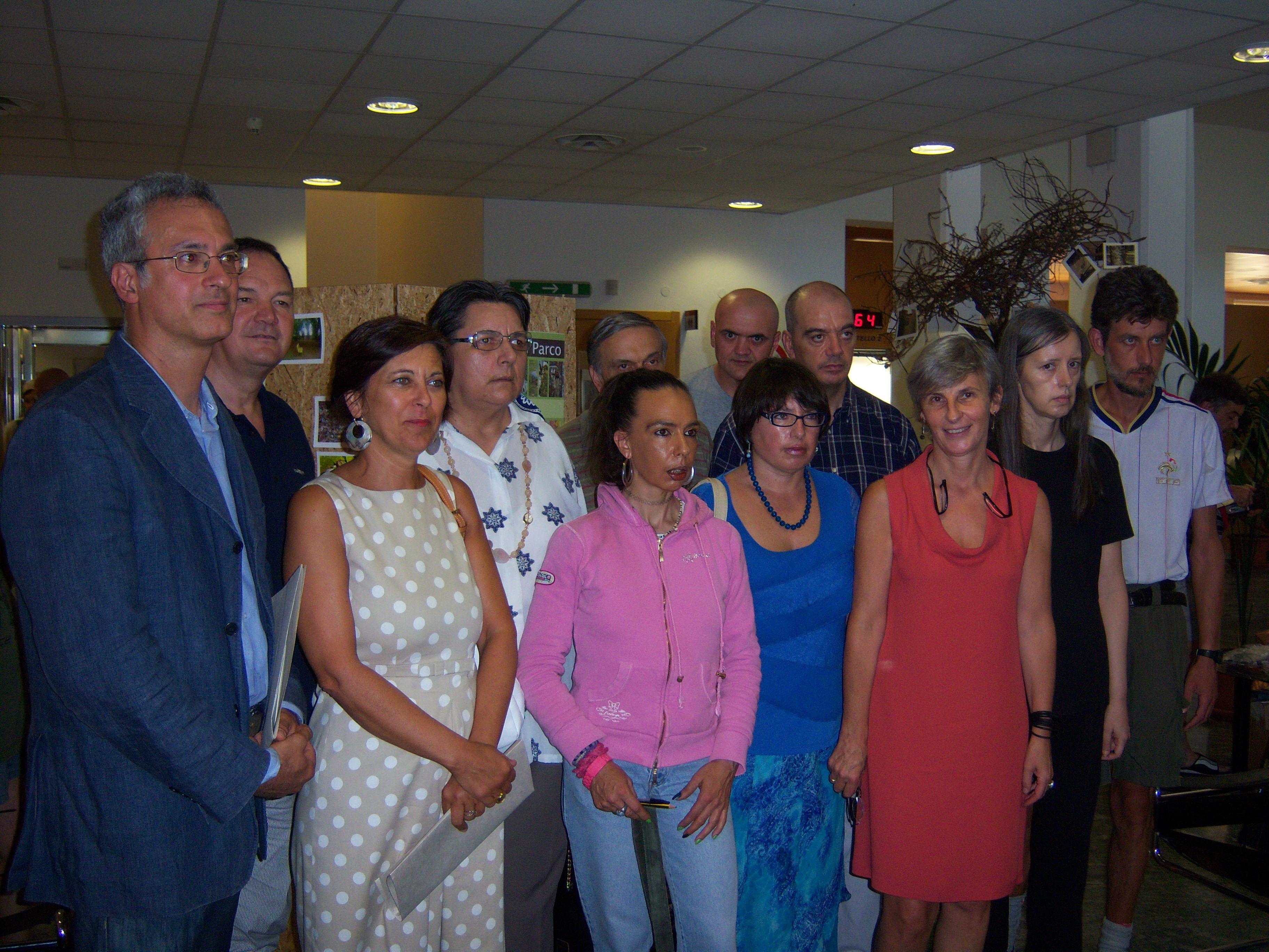 Foto di gruppo inaugurazione mostra "Gli Occhi nel Parco"