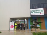 Aperto il centro vaccinale alla Cittadella dello Sport di Comacchio