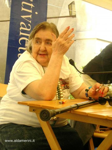 Alda Merini-Donne allo Specchio. Spettacolo Teatrale. Giovedì 26 Maggio 2011 - Ore 21 - Sala Estense Ferrara 