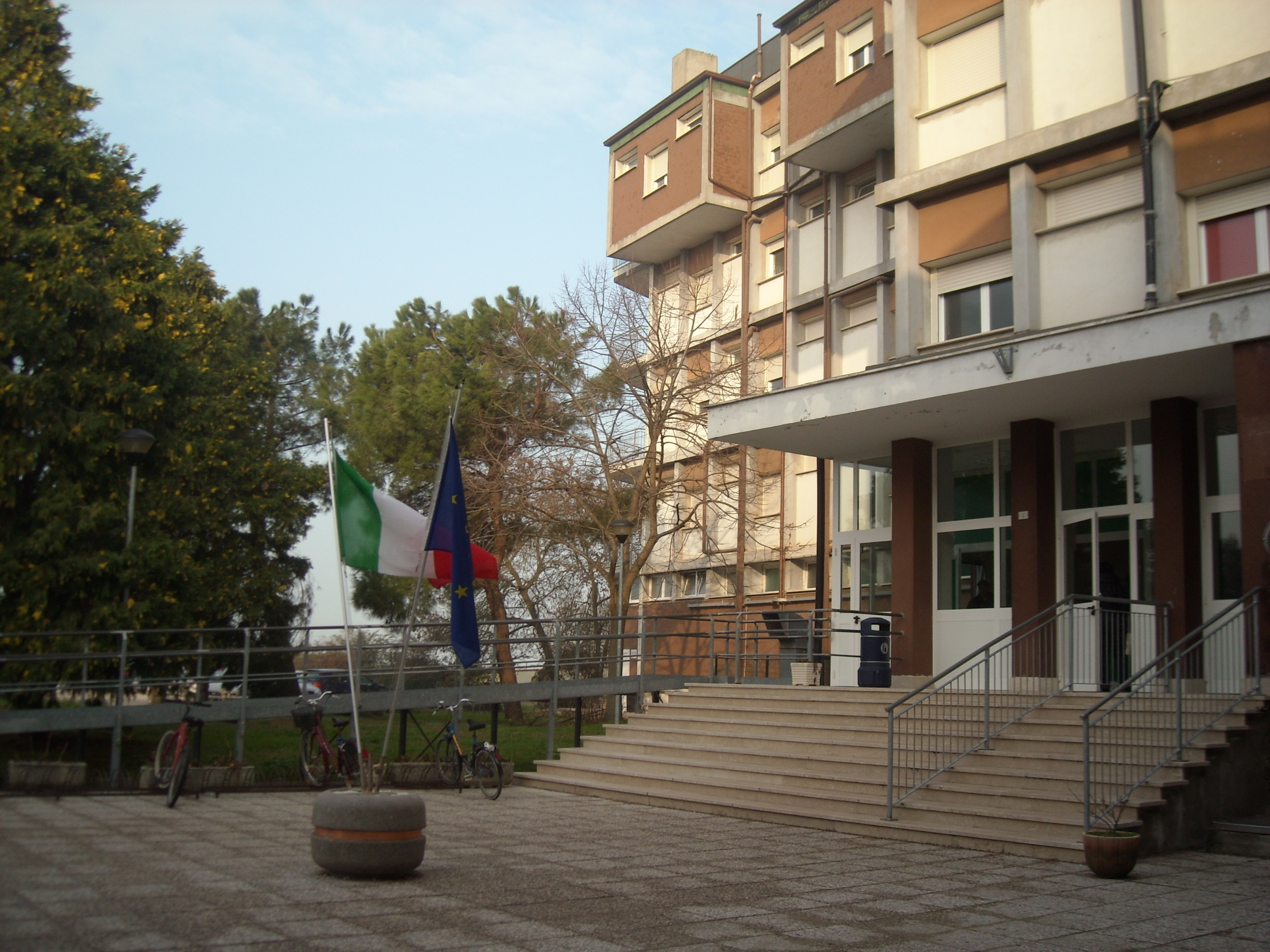 Da lunedì 17 giugno 2013 e’ attivo il punto di accoglienza (PDA) al poliambulatorio del presidio ospedaliero di Comacchio