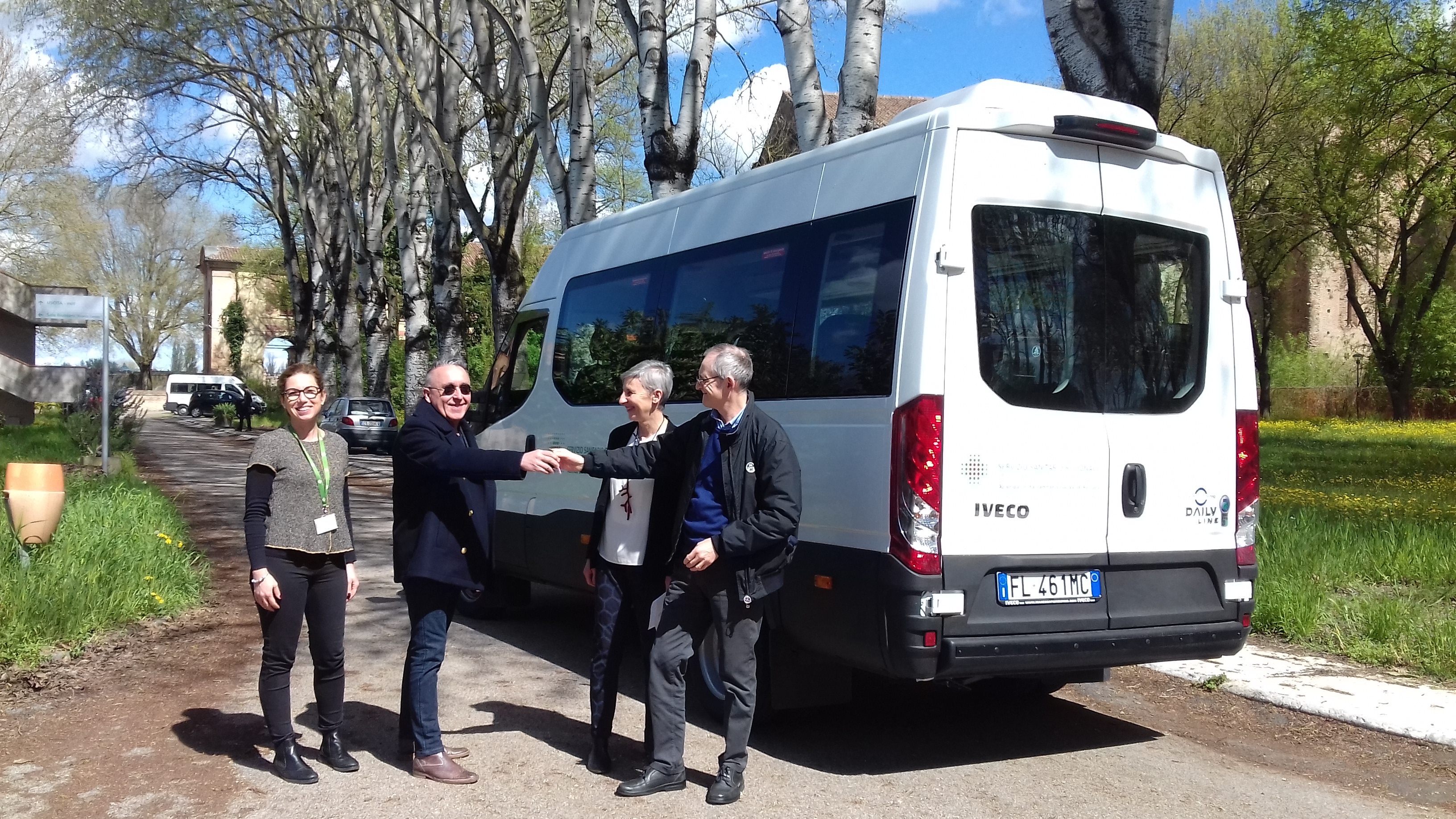 Consegnato un nuovo pulmino al Centro Diurno “Il Convento” di San Bartolo a Ferrara