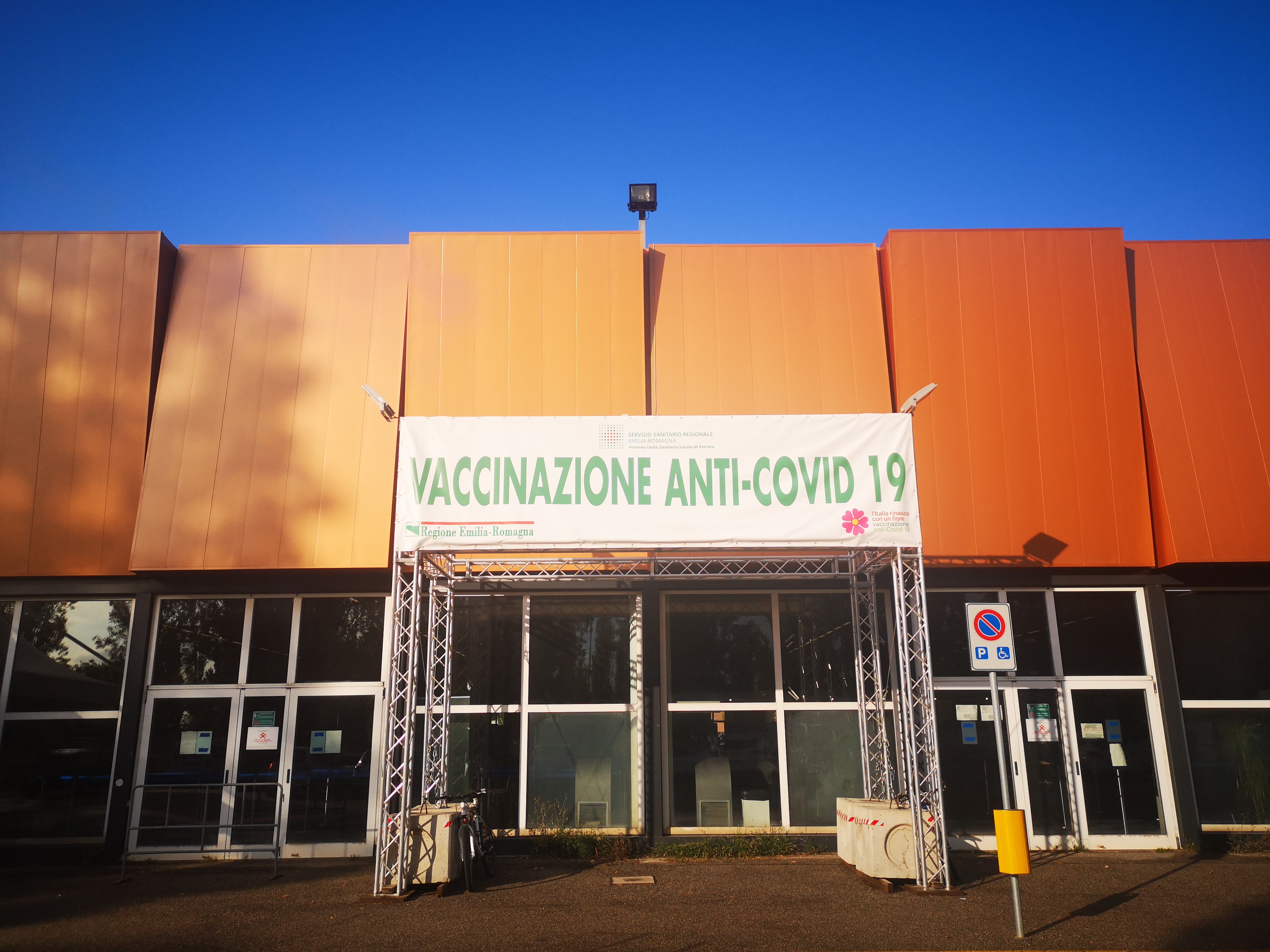 Vaccinazione libera dal 30 agosto al 5 settembre per tutte le fasce d'età a Ferrara Fiere, Codigoro, Comacchio, Cento e Argenta